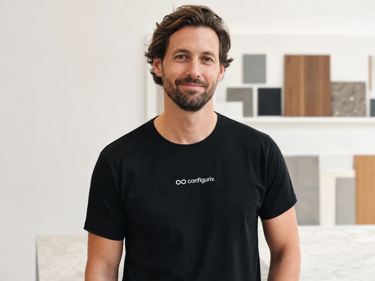 Illustratieve Configurix-productgids met merkshirt